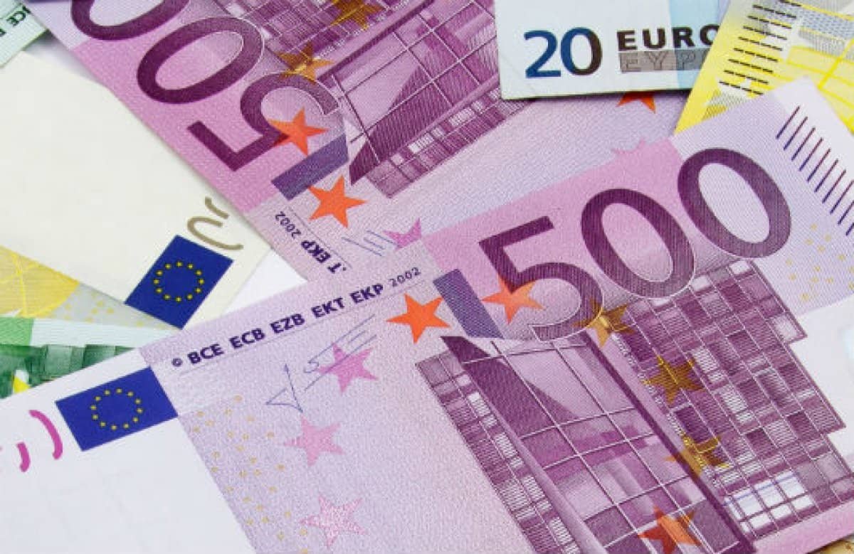 Lainaa 1000 euroa heti tilille ilman vakuuksia | Finaton.com